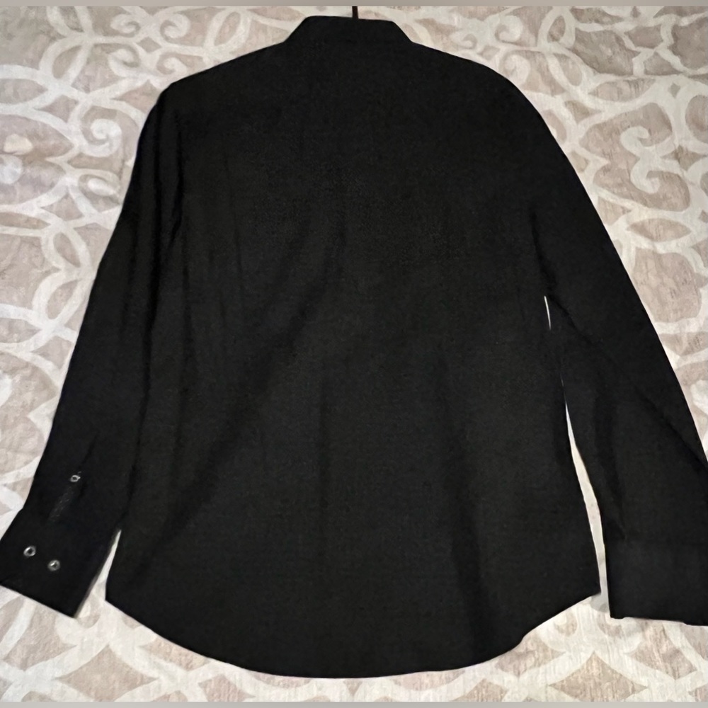 ❌SOLD❌ 
Bugatchi Button Down - Picture 3 of 4
